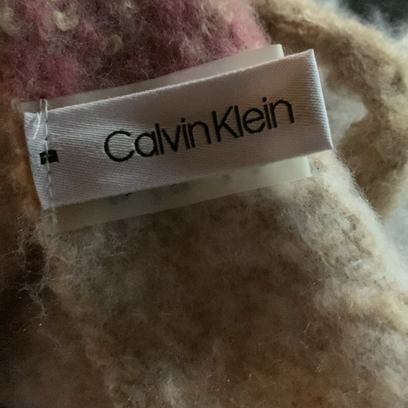 Calvin Klein Striped Pink and Cream Scarf-NWT - Picture 5 of 6